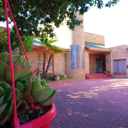 Ridderspoor Guesthouse มิดเดิลเบิร์ก ภายนอก รูปภาพ